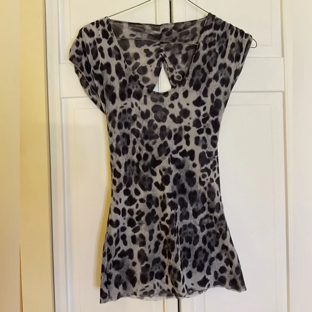 ❌FINAL PRICE❌ NY&Co Gray & Black Cheetah Print Top - Picture 3 of 7